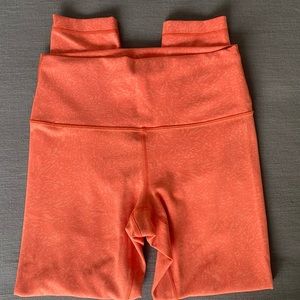 Lululemon Wunder Train High-Rise Tight 25"
Crunch Warm Coral